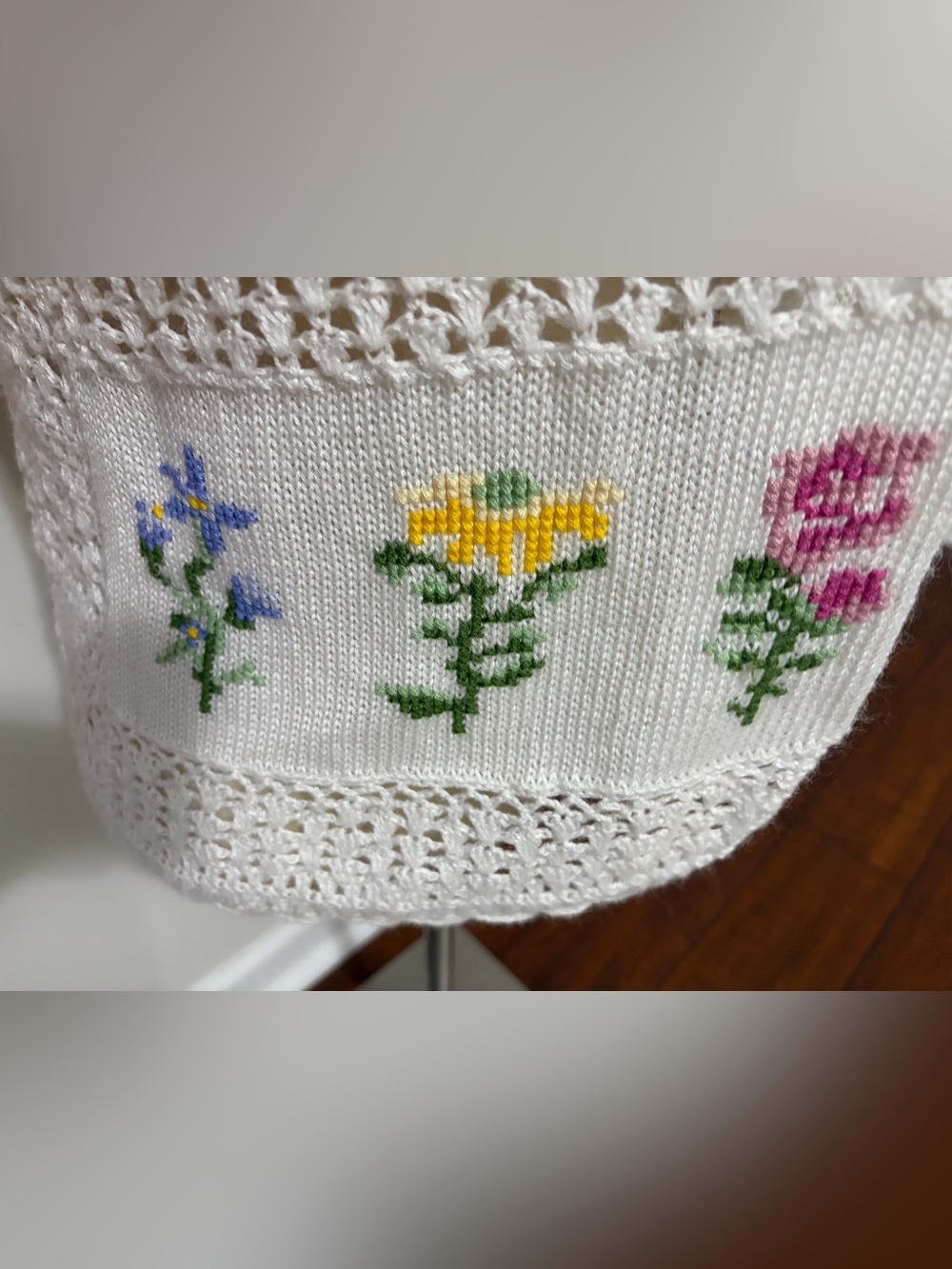 Vintage Teddi Petite M White Knit Top Floral Cottagecore Grandmacore - Picture 5 of 7